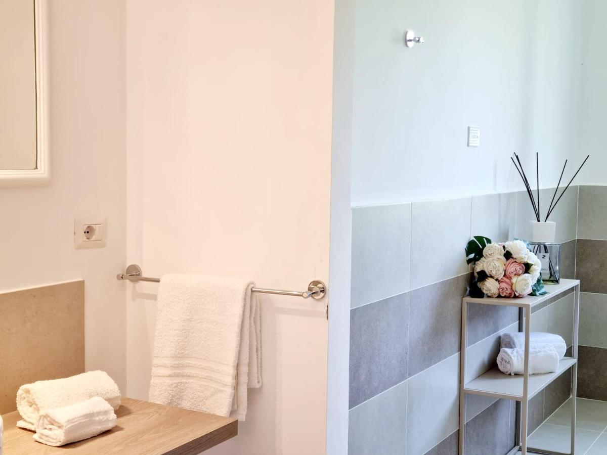 Apartamento Stazzo San Teodoro La Quercia Piscina Condivisa Exterior foto