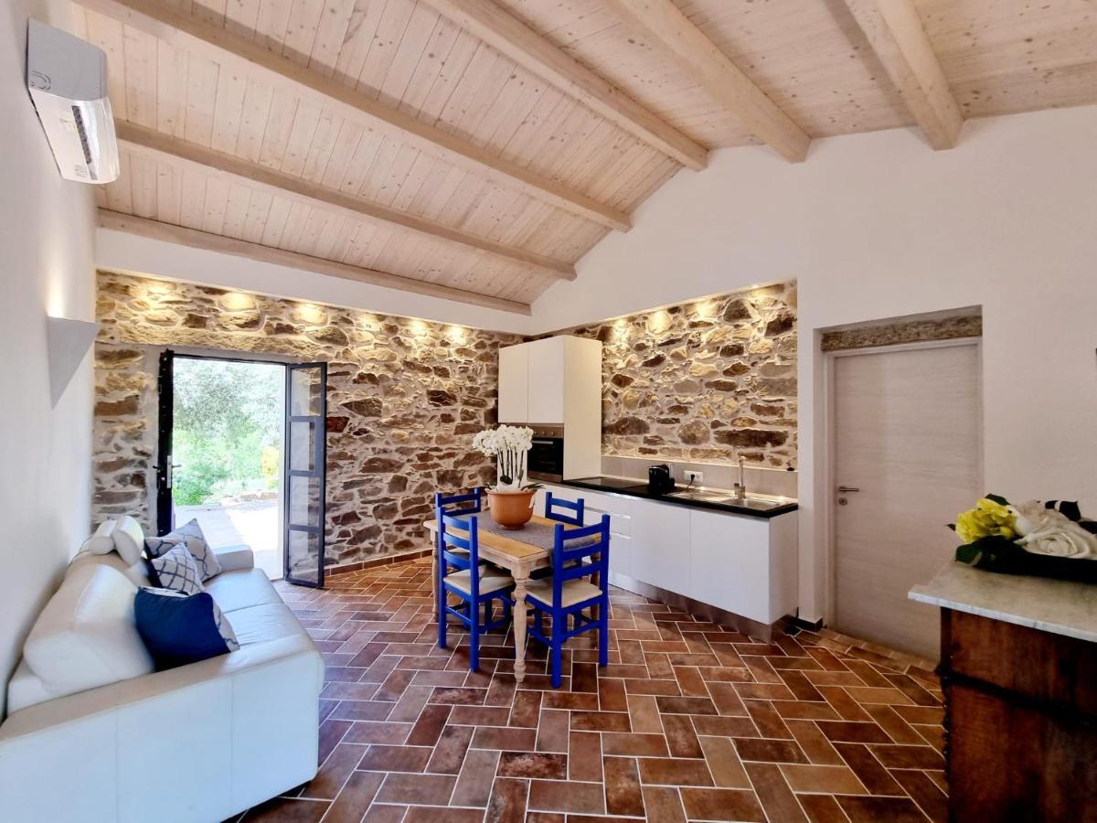 Apartamento Stazzo San Teodoro La Quercia Piscina Condivisa Exterior foto
