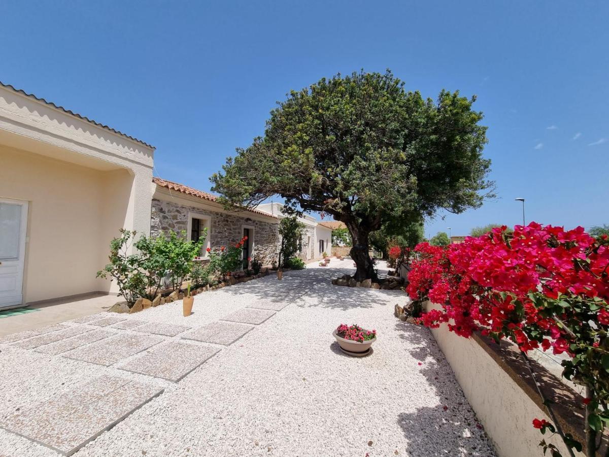 Apartamento Stazzo San Teodoro La Quercia Piscina Condivisa Exterior foto